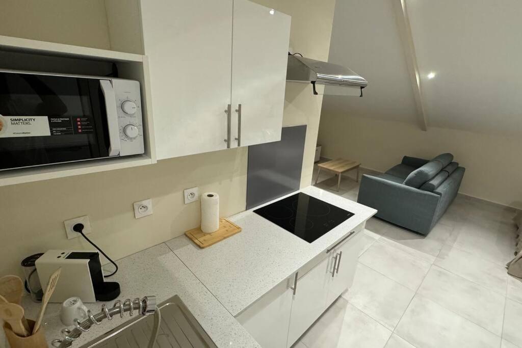 Grand Studio Charmant, Tout Equipe… Saint-Denis Luaran gambar